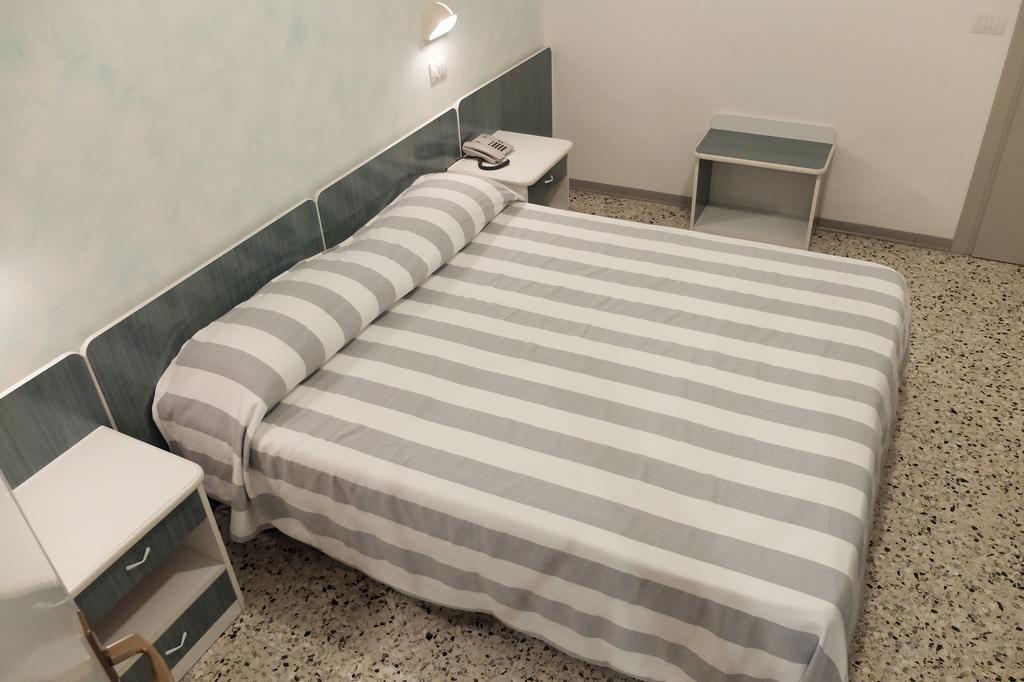 Hotel Aurea Rimini Ngoại thất bức ảnh