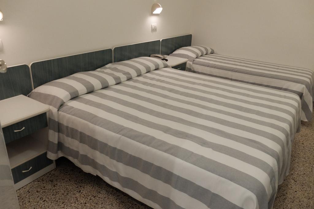 Hotel Aurea Rimini Ngoại thất bức ảnh